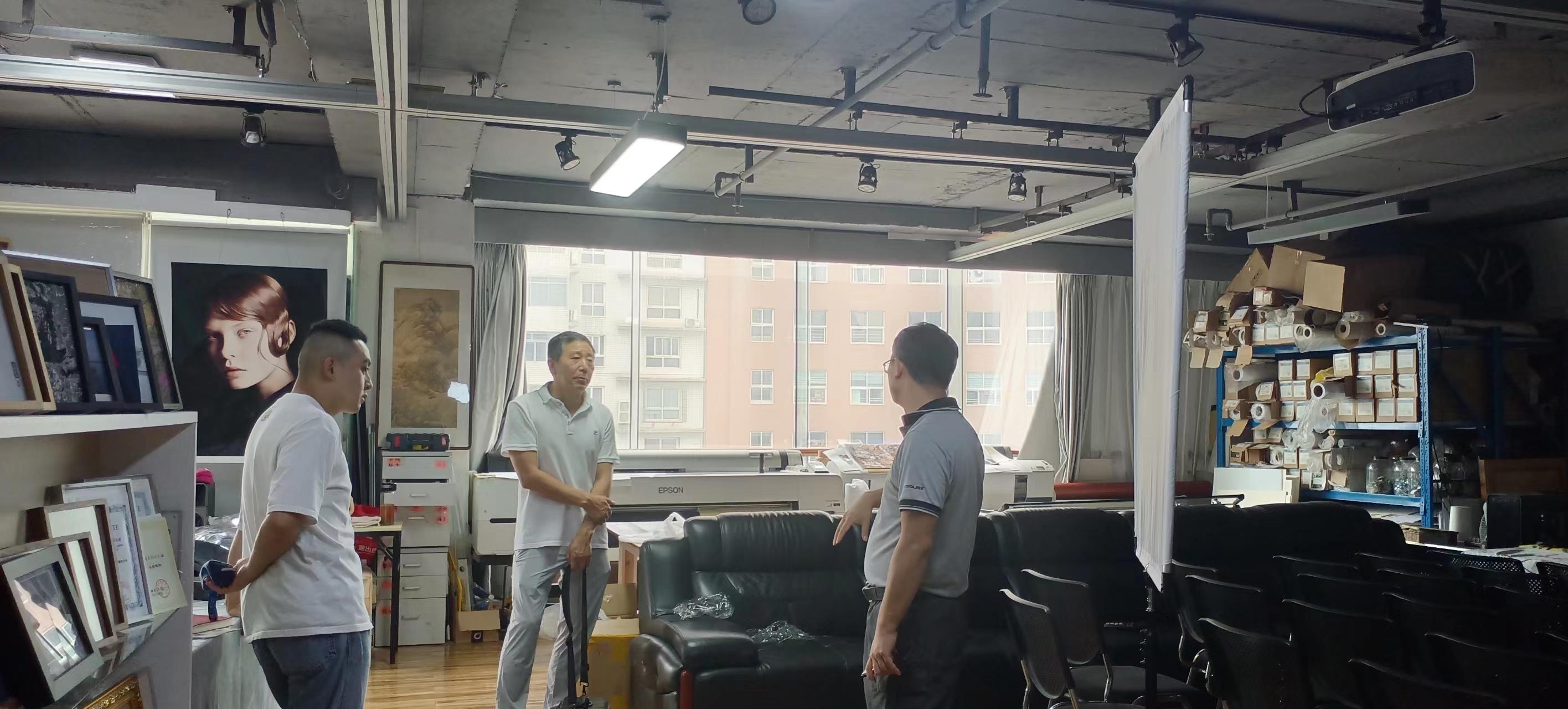 placeholder image sq