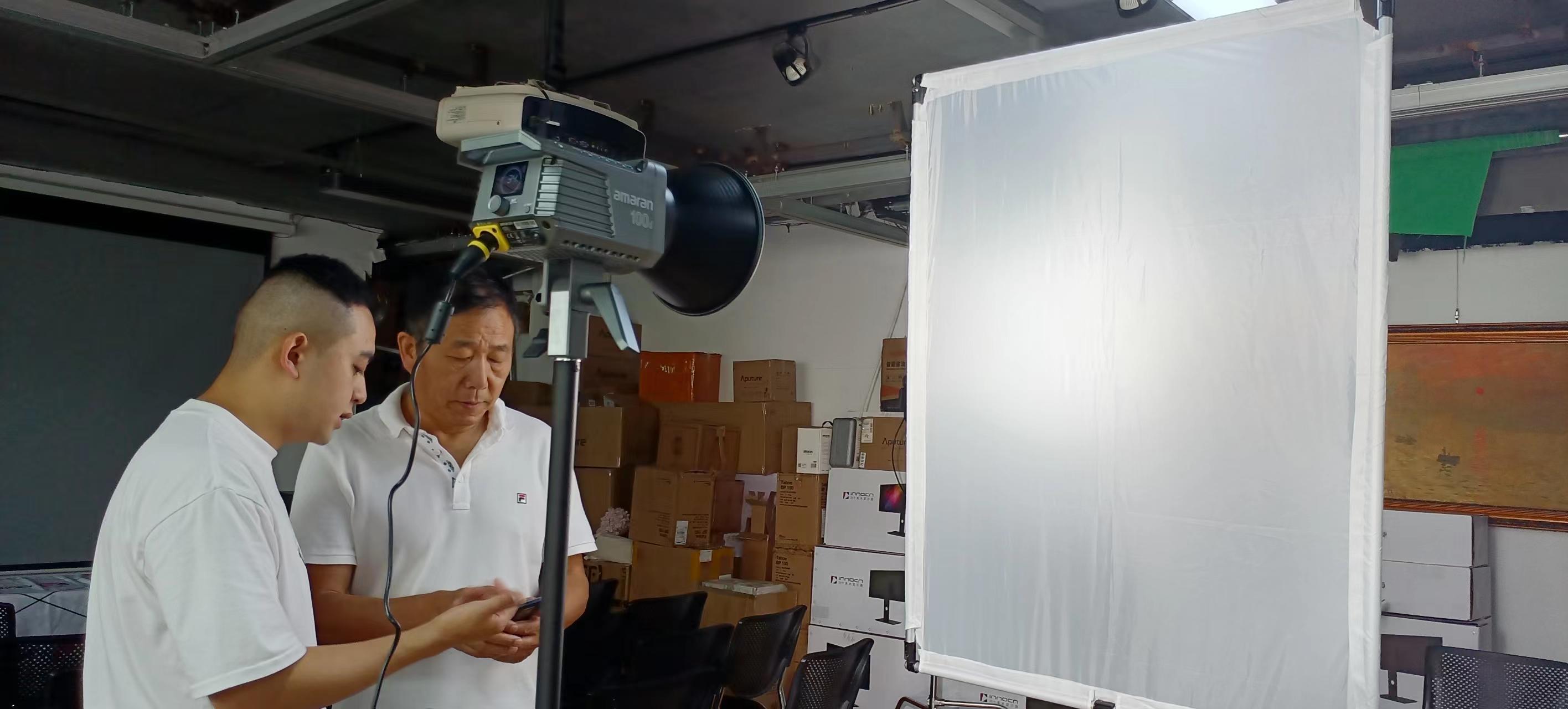 placeholder image sq